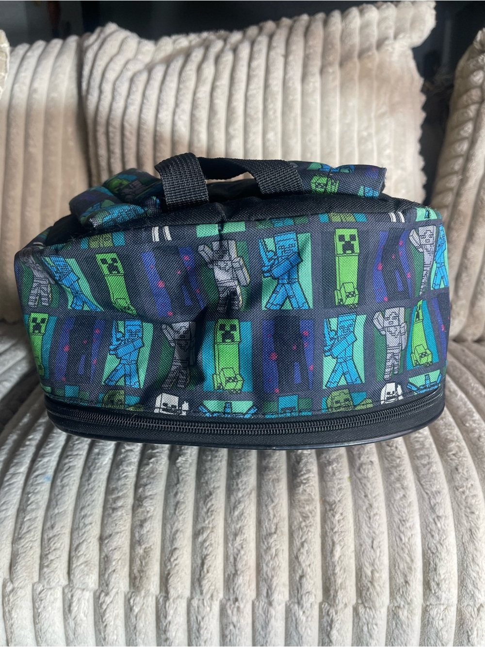 Minecraft Kids' Backpack in Black and Green - Official Logo - Picture 7 of 8